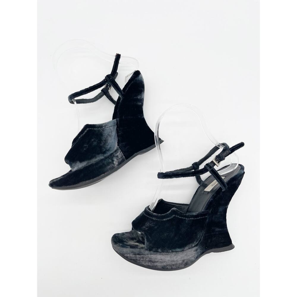 Prada Vintage Fall 2004 Runway Blue Velvet Sculptural Wedge Sandals IT 35.5 - Picture 6 of 12